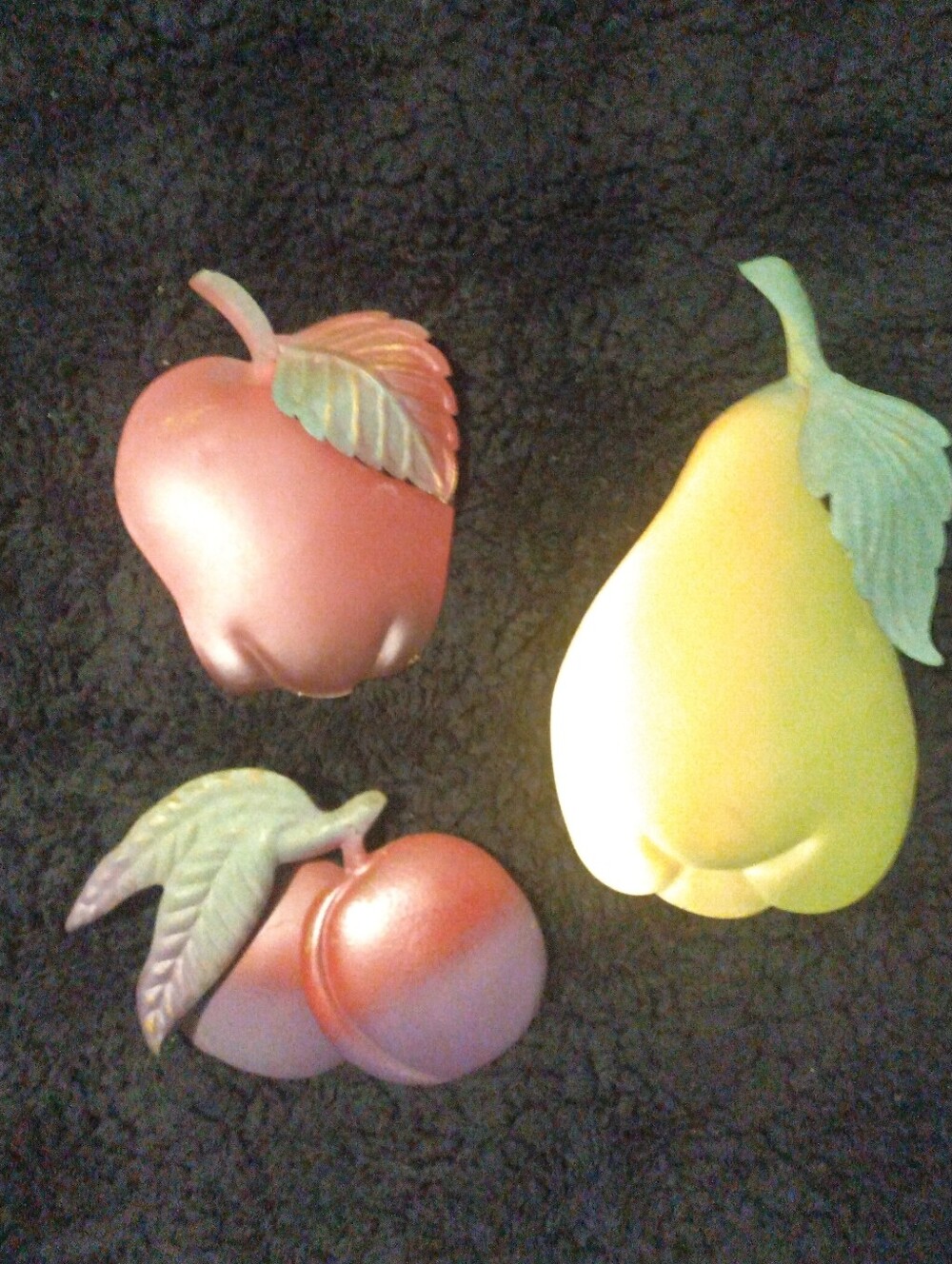 Vintage Fruit Wall Plaques - Peach, Apple, Pear